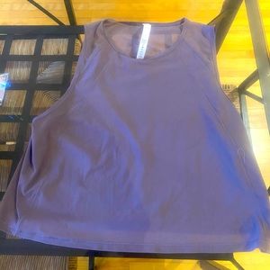 NWOT lululemon cropped train tank with mesh back